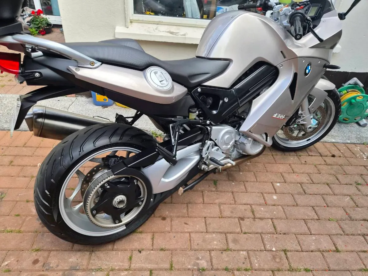 BMW F800ST, piaggio mp3 500 - Image 2