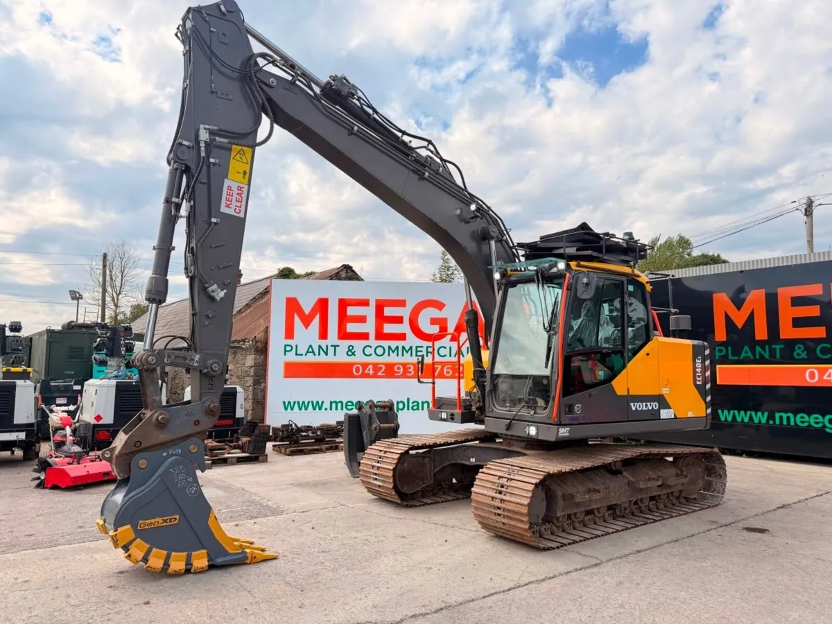 2022 Volvo EC140EL digger excavator - Image 1