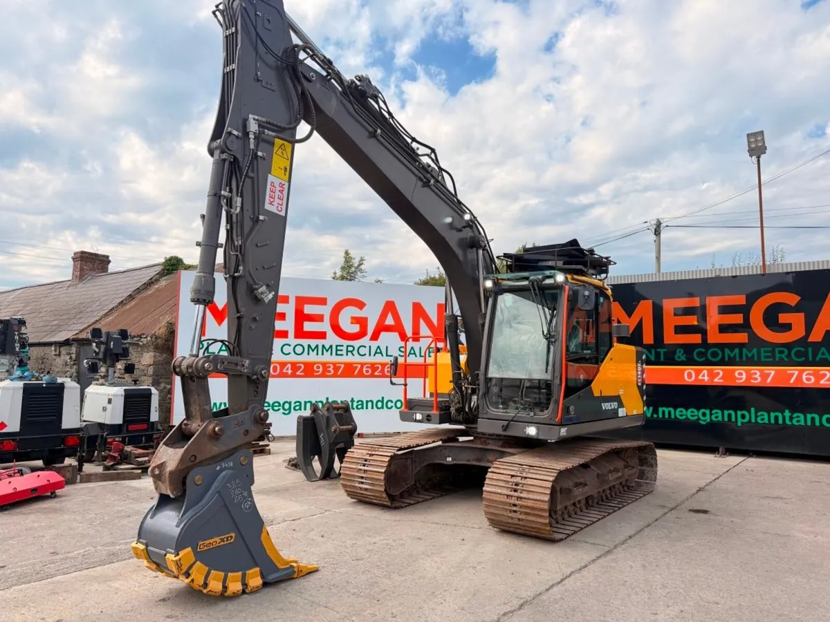 2022 Volvo EC140EL digger excavator - Image 3