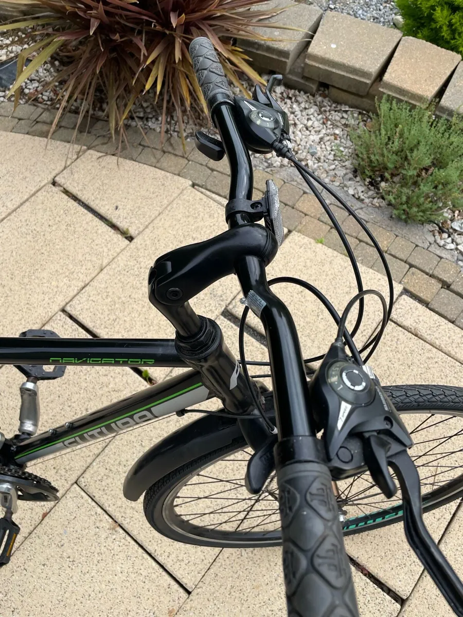 Futura Navigator  hybrid bike - Image 2