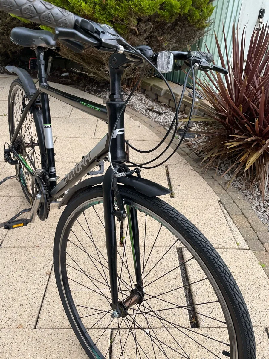 Futura Navigator  hybrid bike - Image 3