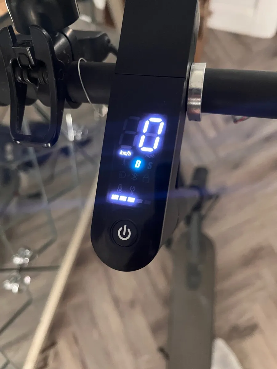 Electric scooter - Image 2