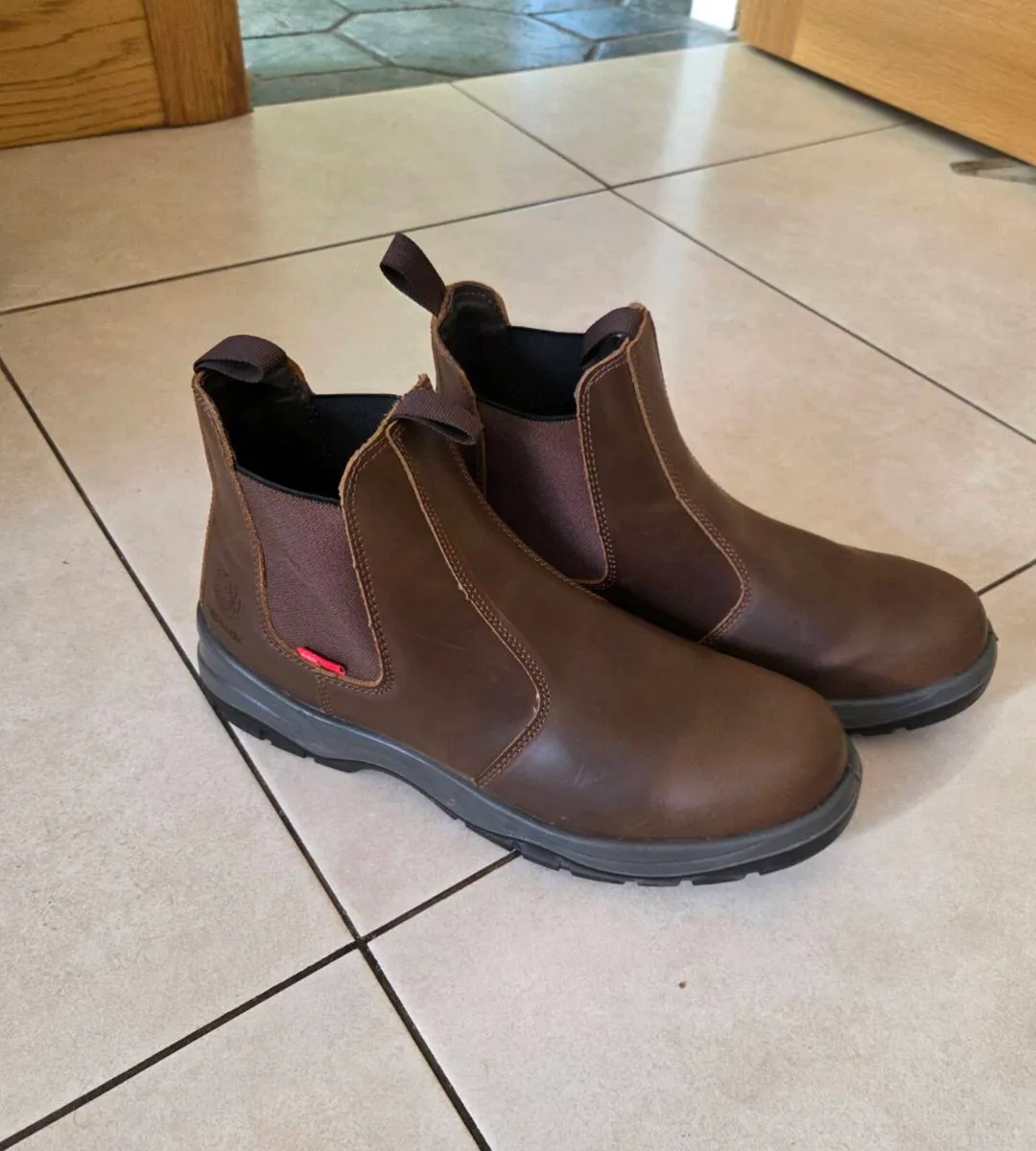 RedBack Mens working Safely Boots    Size 11/46 - Image 2