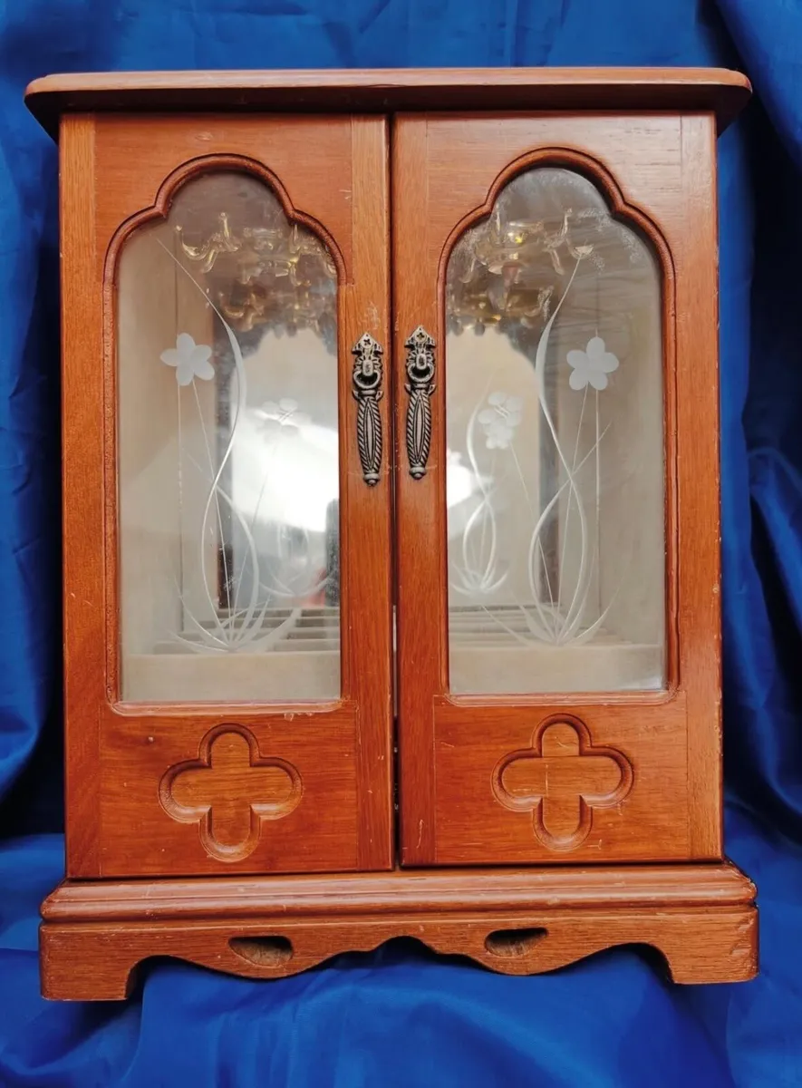 Jewellery Box - Image 1