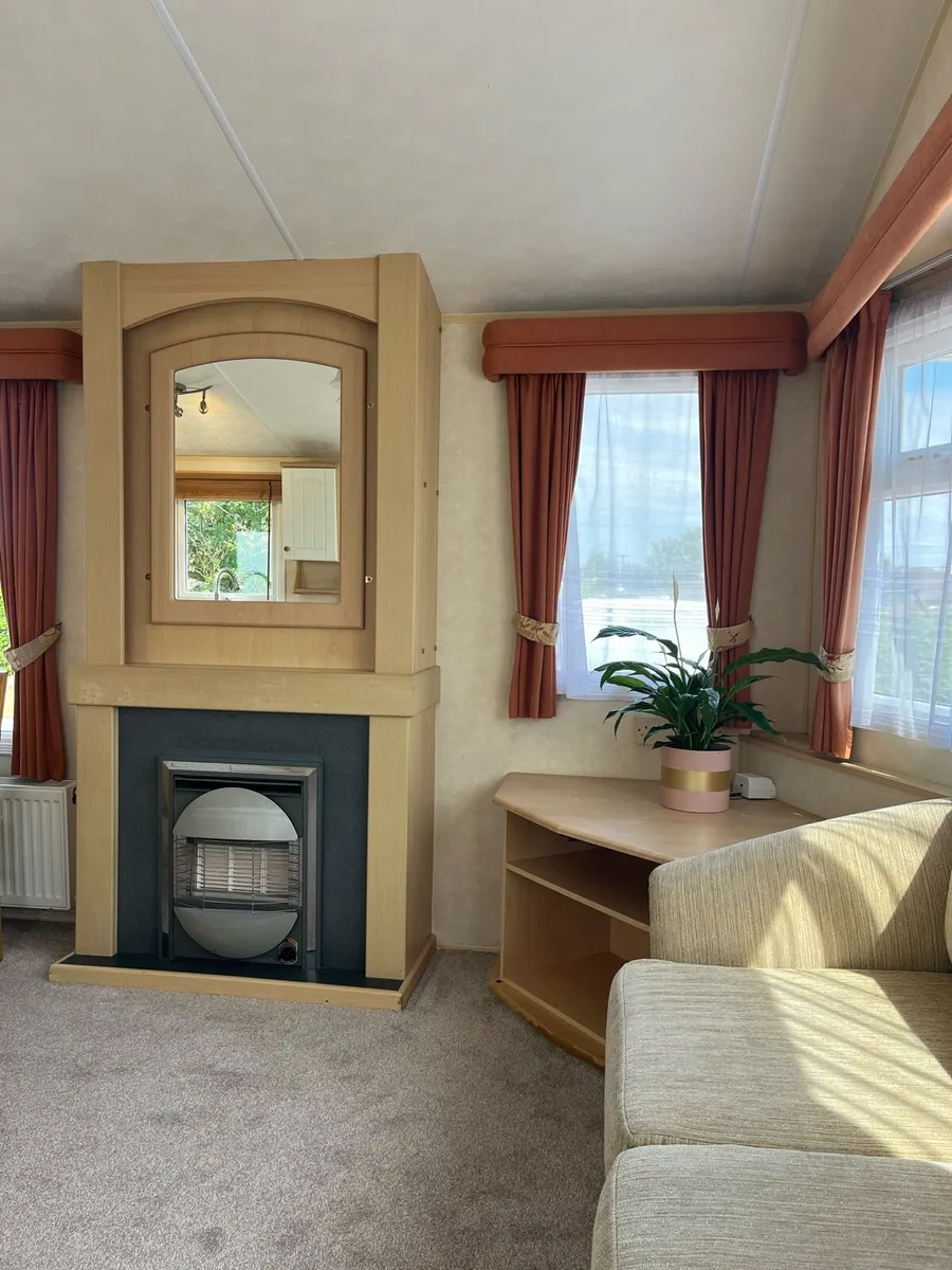 Stunning 3 Bed Willerby Mobile Home - Image 4