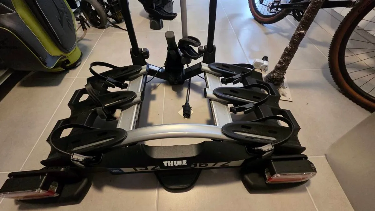 Thule VeloCompact 927 Towbar-Mounted 3Bike Carrier - Image 4