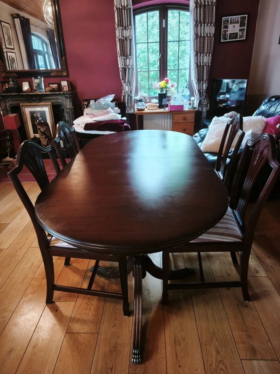 1 Oak Table with 4 chairs - Image 2