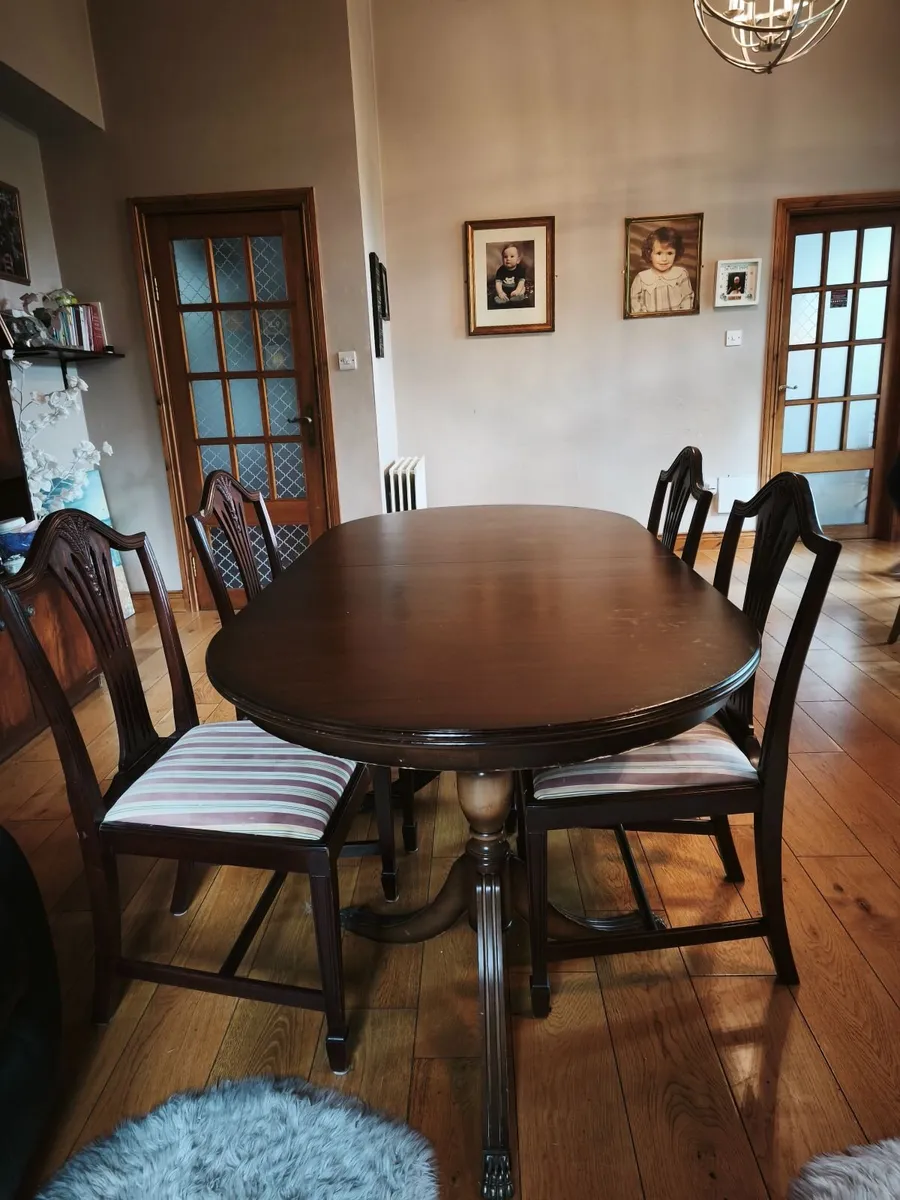 1 Oak Table with 4 chairs - Image 3