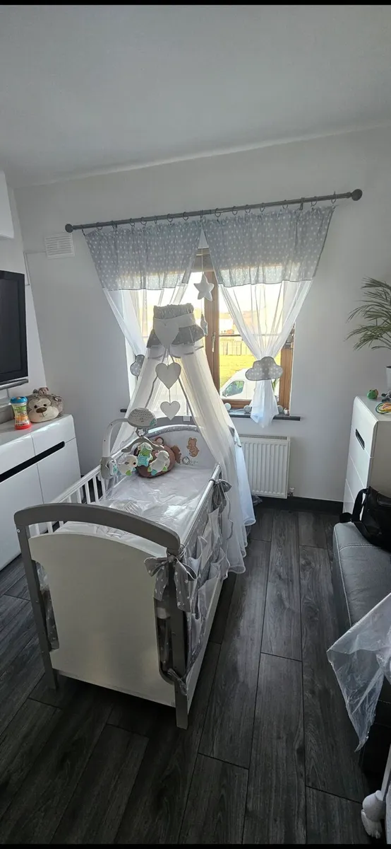Baby cot bed - Image 2