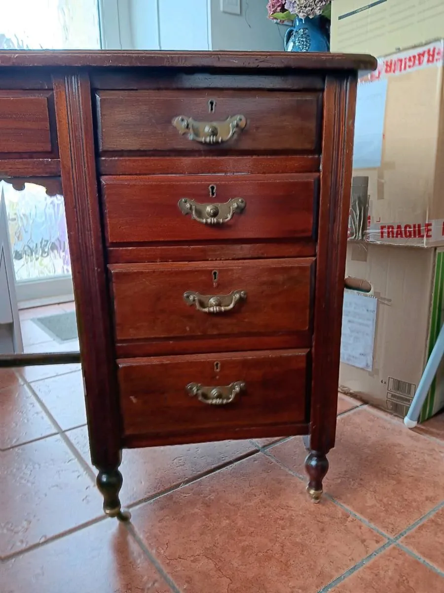 Edwardian single pedestal desk. - Image 2