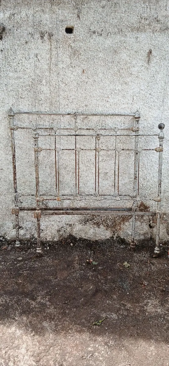 Antique Cast Iron Bed – Headboards & Footboard - Image 2