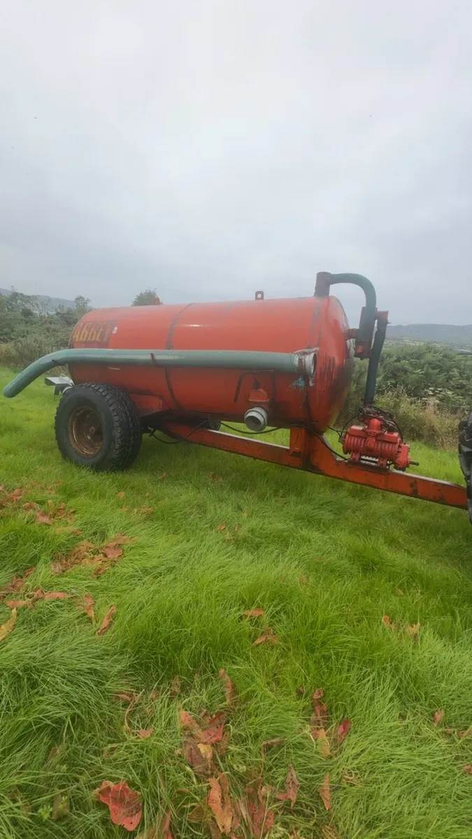 Slurry tanker - Image 1