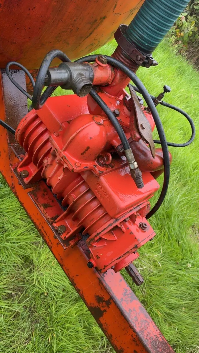 Slurry tanker - Image 2