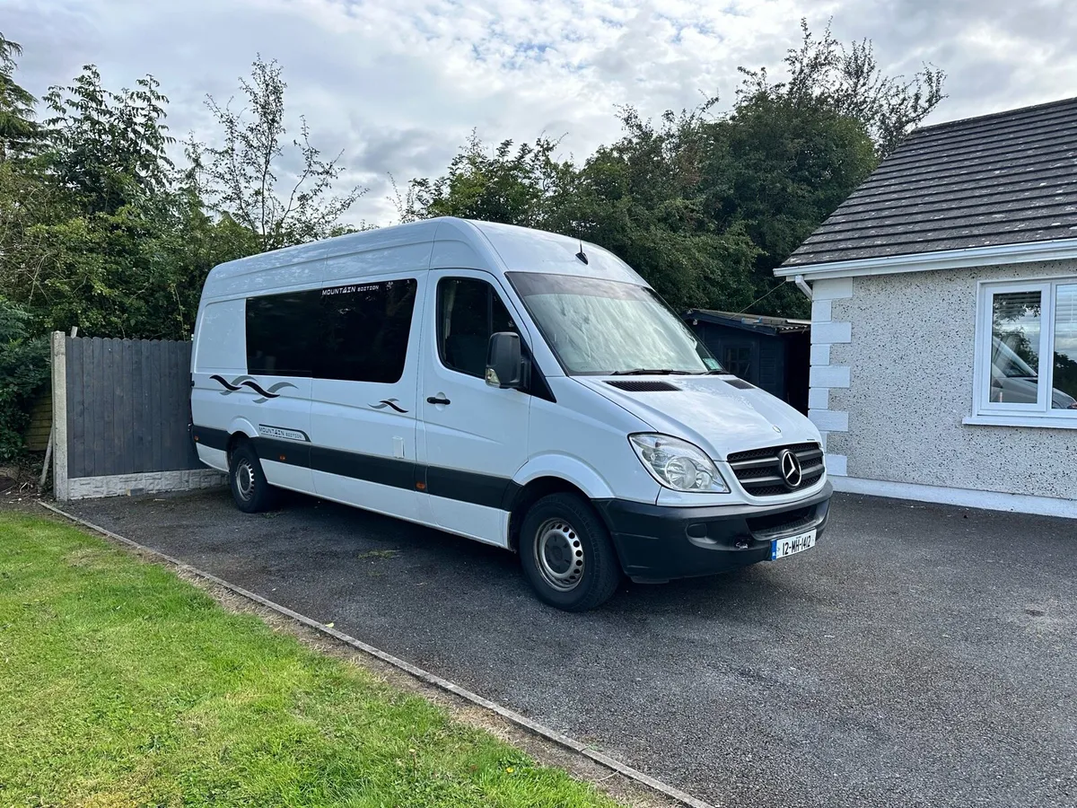 Camper van - Image 1