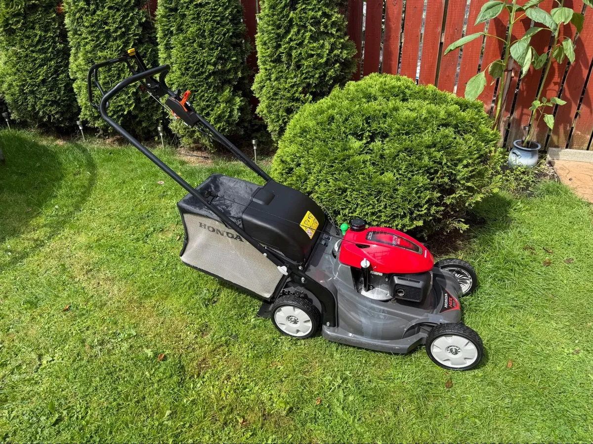 Honda HRX 537 lawnmower - Image 4