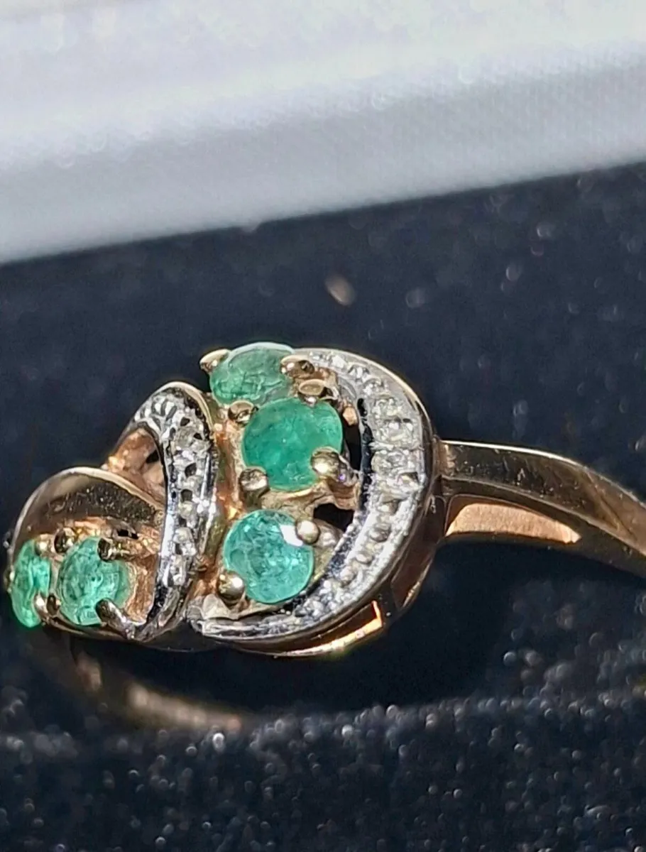 Vintage Heavy 9-Carat Solid Gold Cluster Ring ... - Image 3