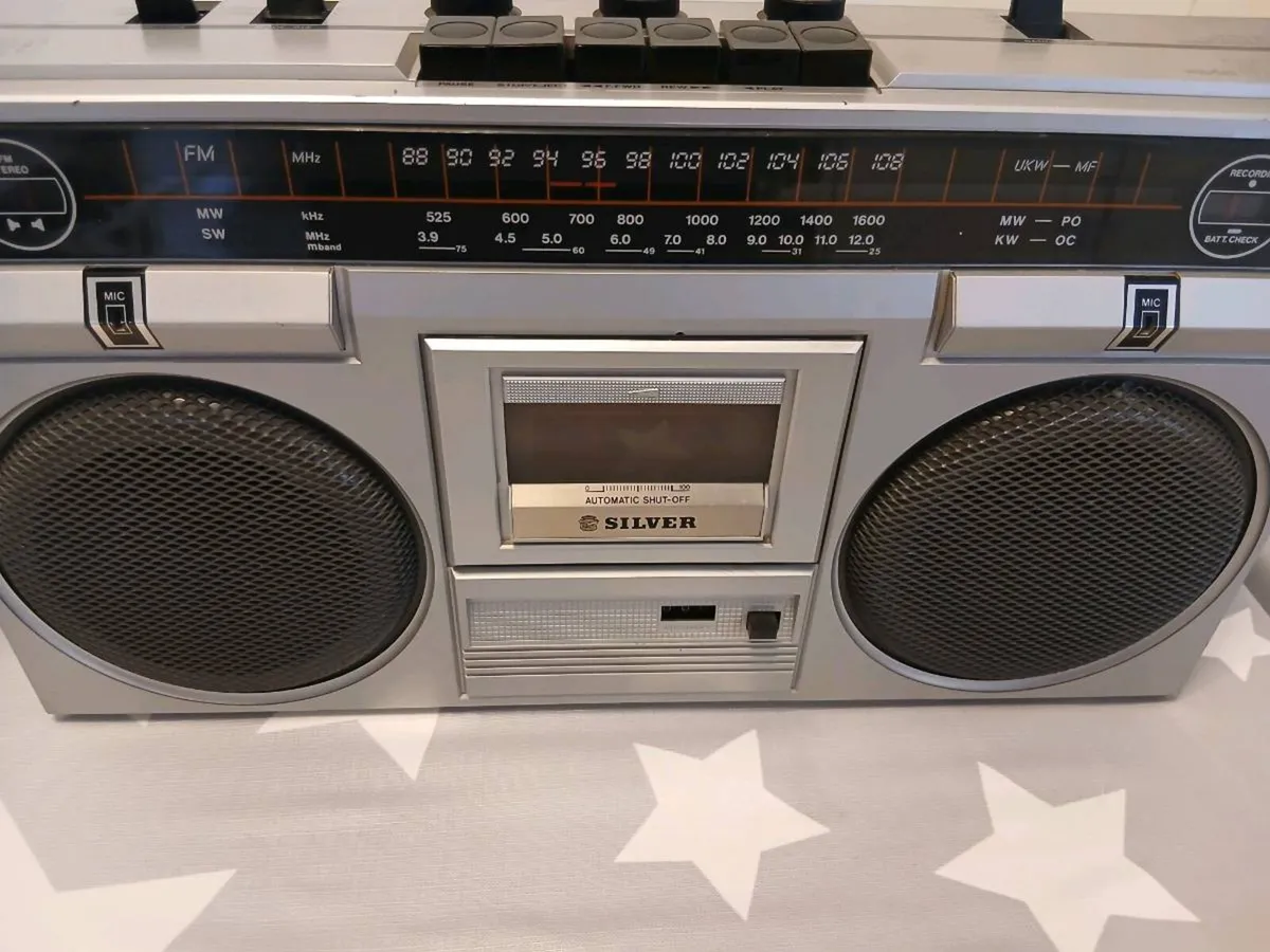 Retro japanese silver radio - Image 2