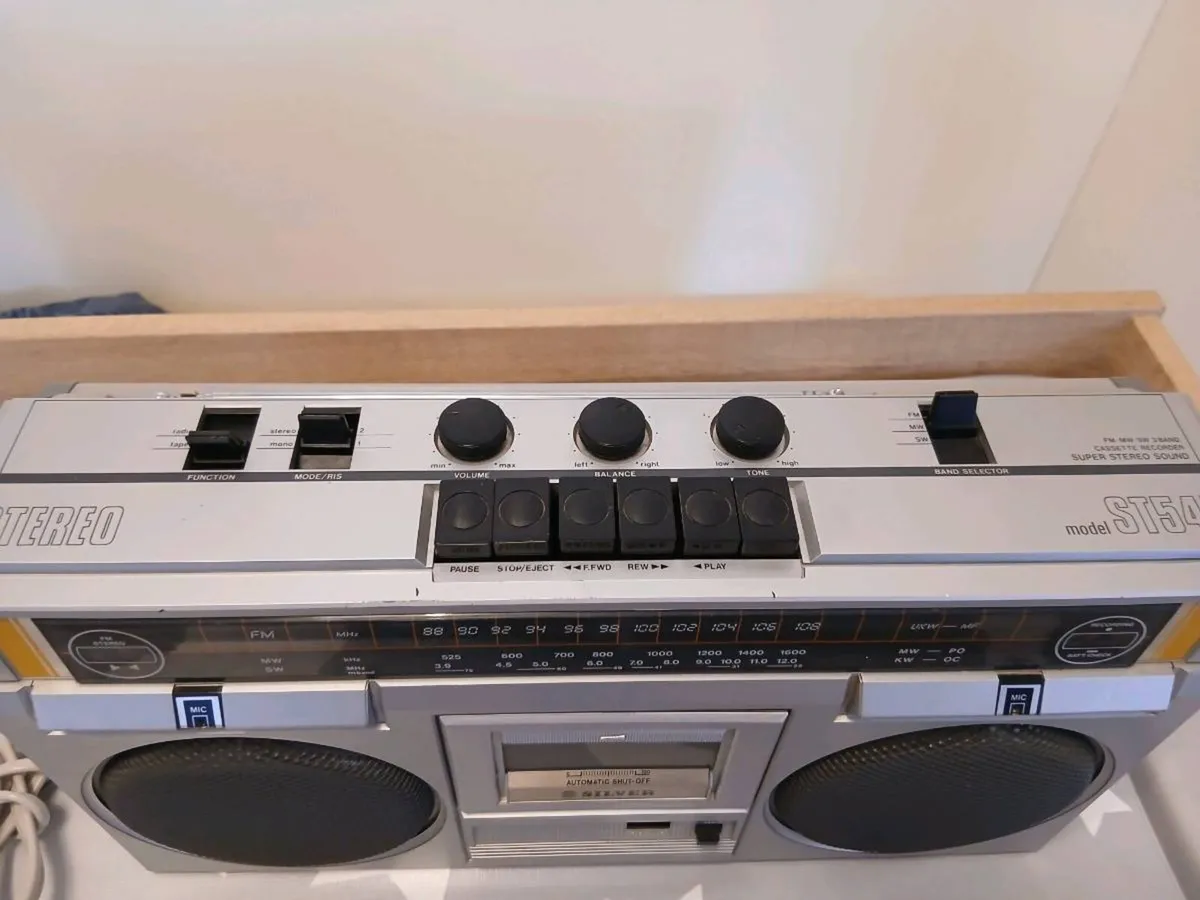 Retro japanese silver radio - Image 4