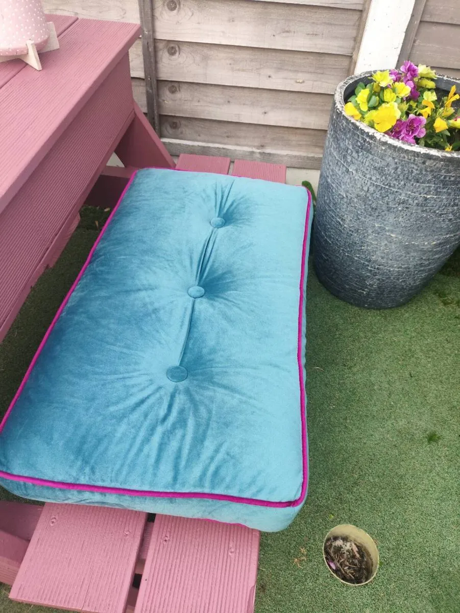 Seat pads - Image 1