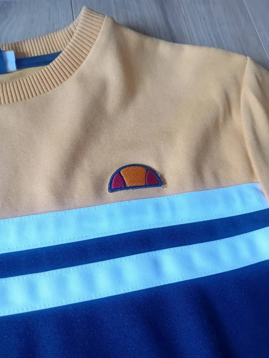 Ladies jumper. Size 8 Ellesse - Image 3