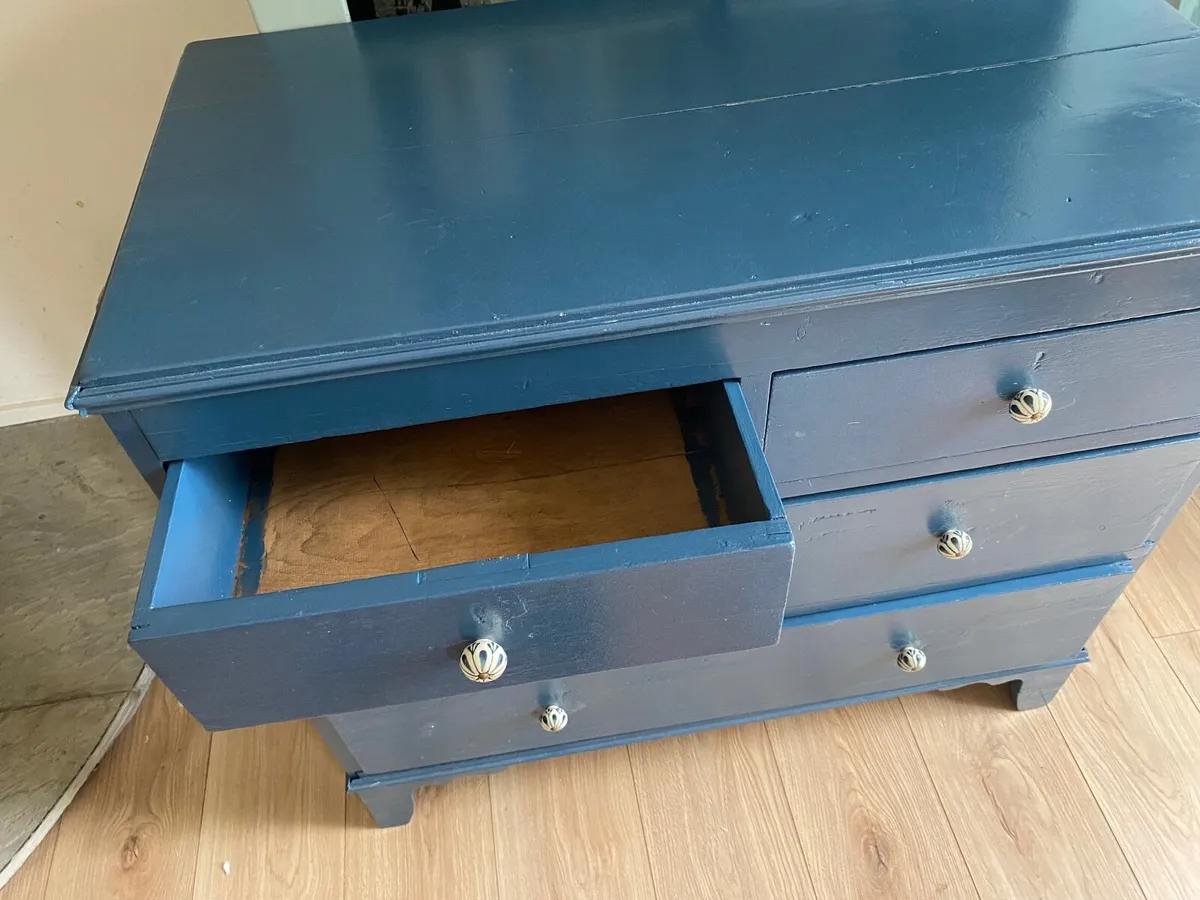 Chest of drawers - Image 1