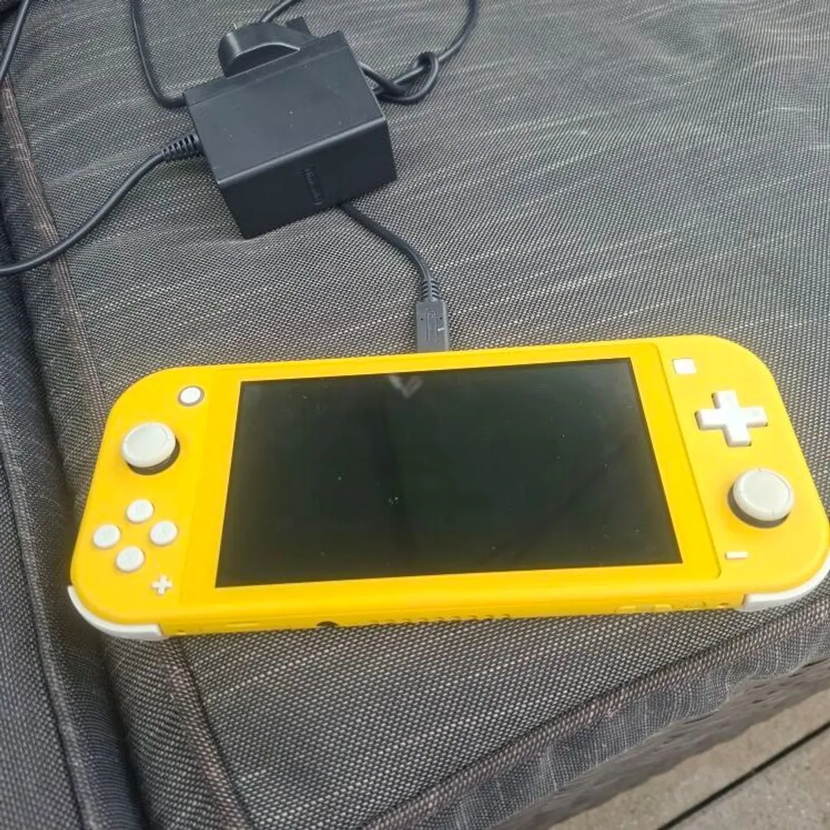 nintendo switch lite - Image 4