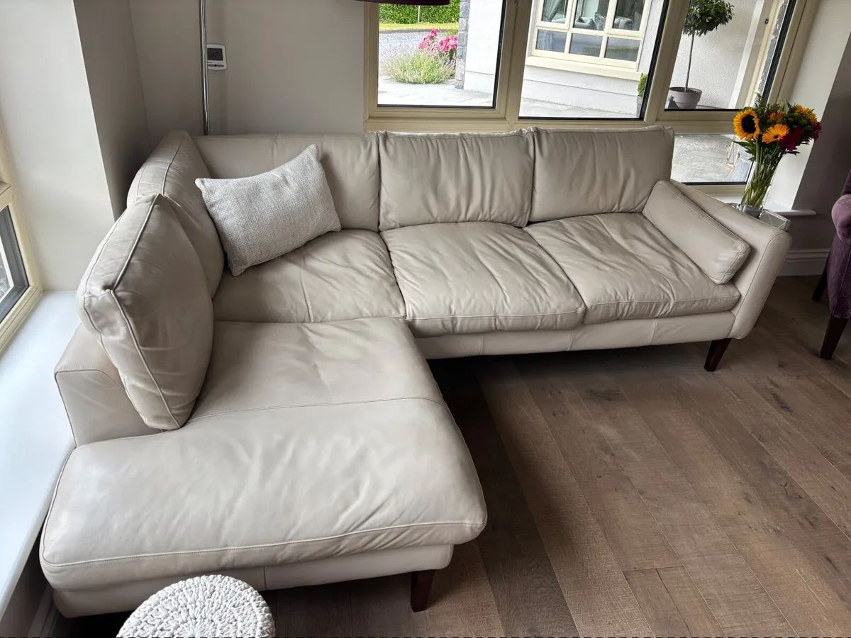 Couch - Image 2