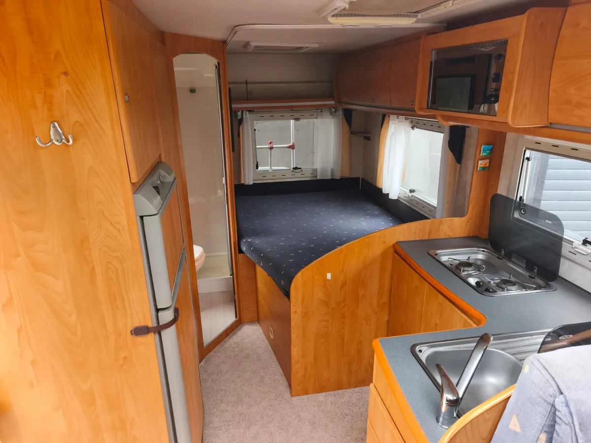 2003 Bavaria Low Profile French Bed 4 Berth 85k km - Image 2