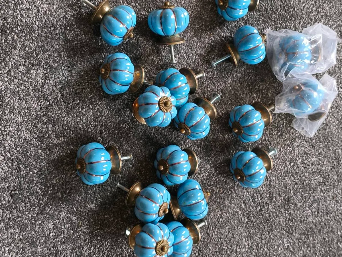 18 beautiful knobs for doors up cycle project