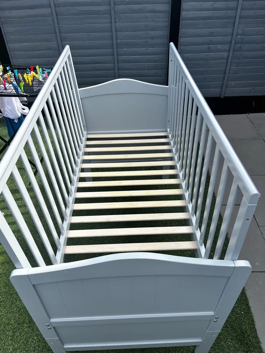 Baby bed - Image 2