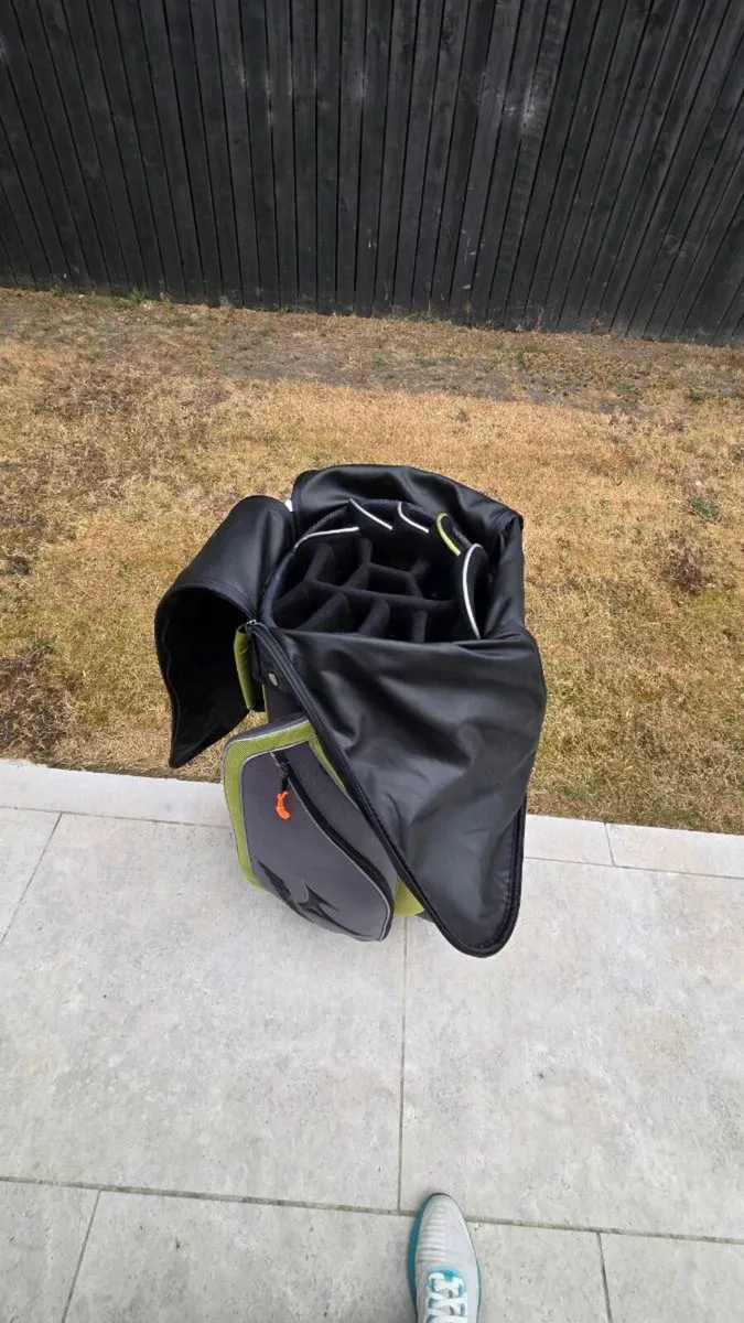 Mizuno Golf Cart / Trolley Bag with Rain Hood - Image 3
