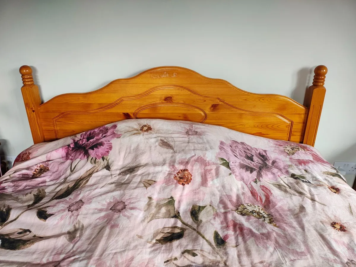 King size bed - Image 3