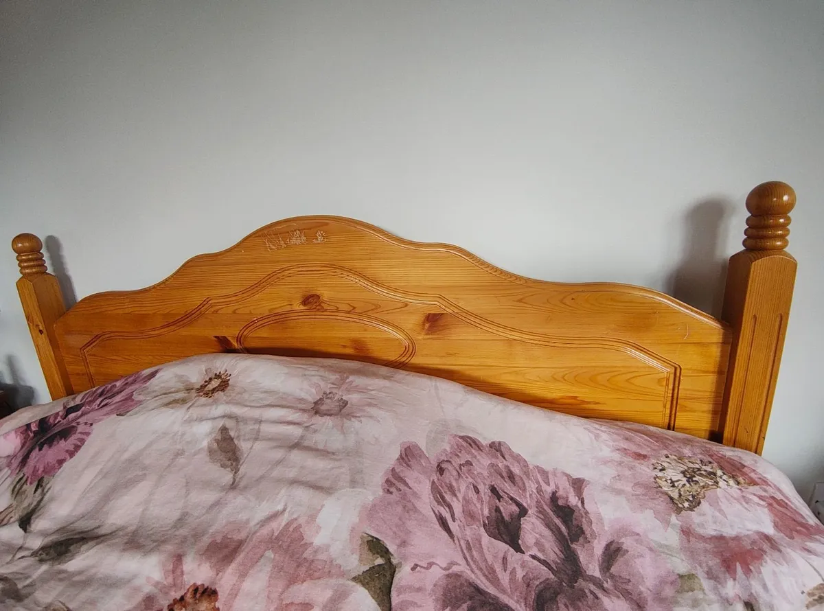 King size bed - Image 2