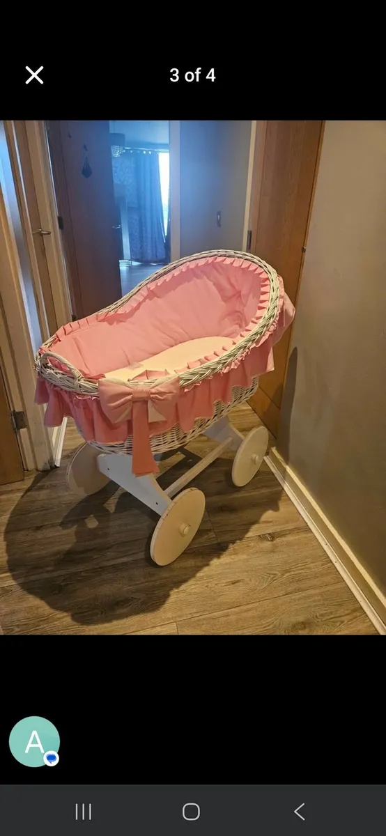 Cot for baby girl - Image 1