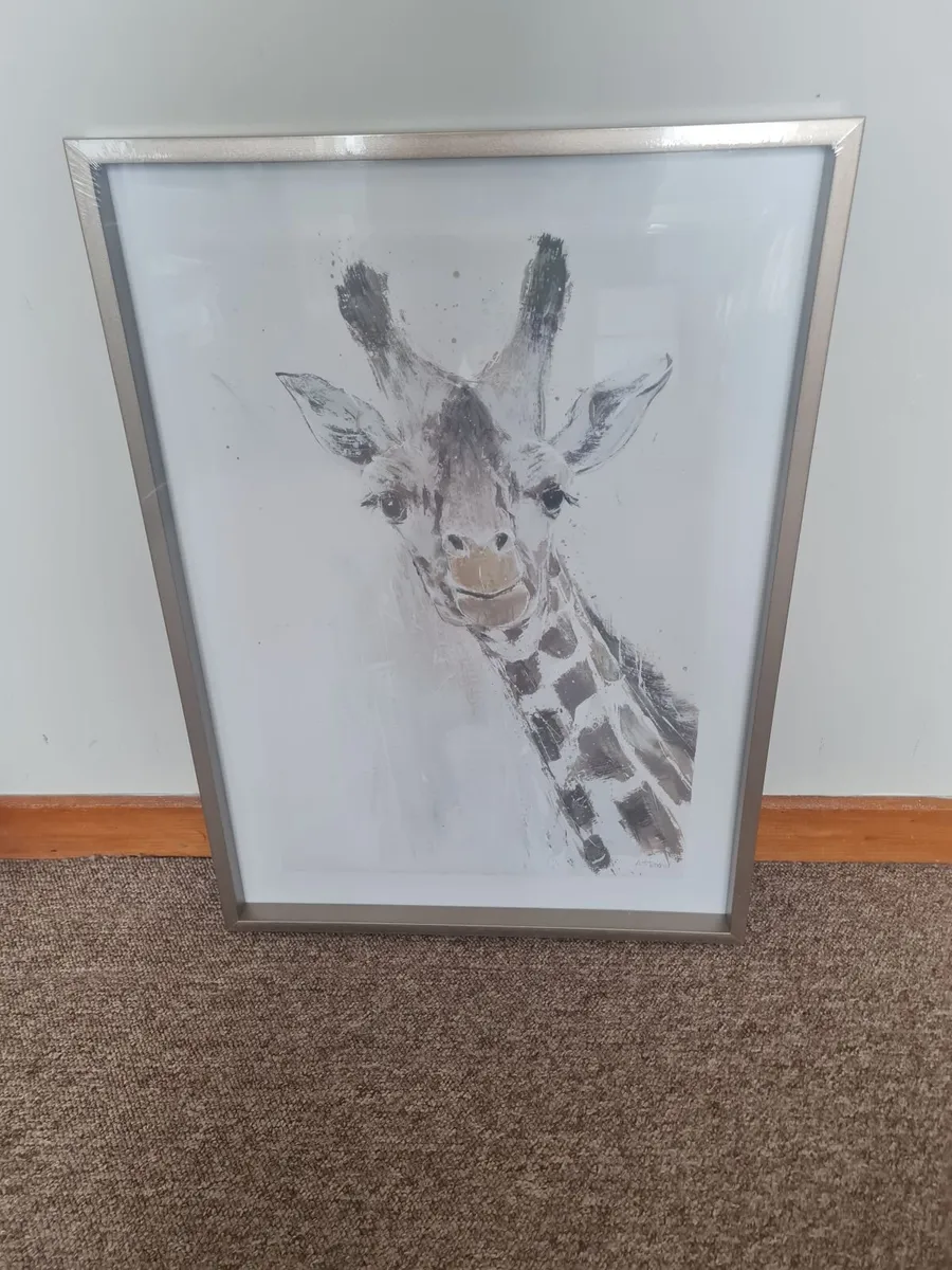 Framed Giraffe Picture Fuschia Home - Image 1