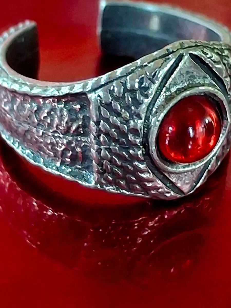 Vintage Statement Ring with Red Gemstone ... - Image 4