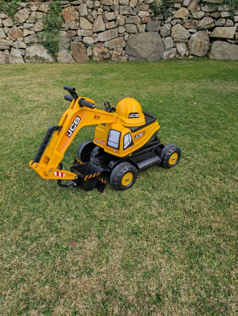 Child's ride on JCB - Image 2