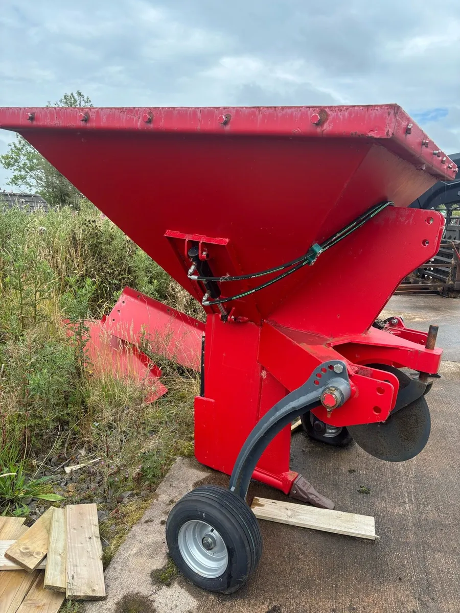 Gravel tunneller - Image 1