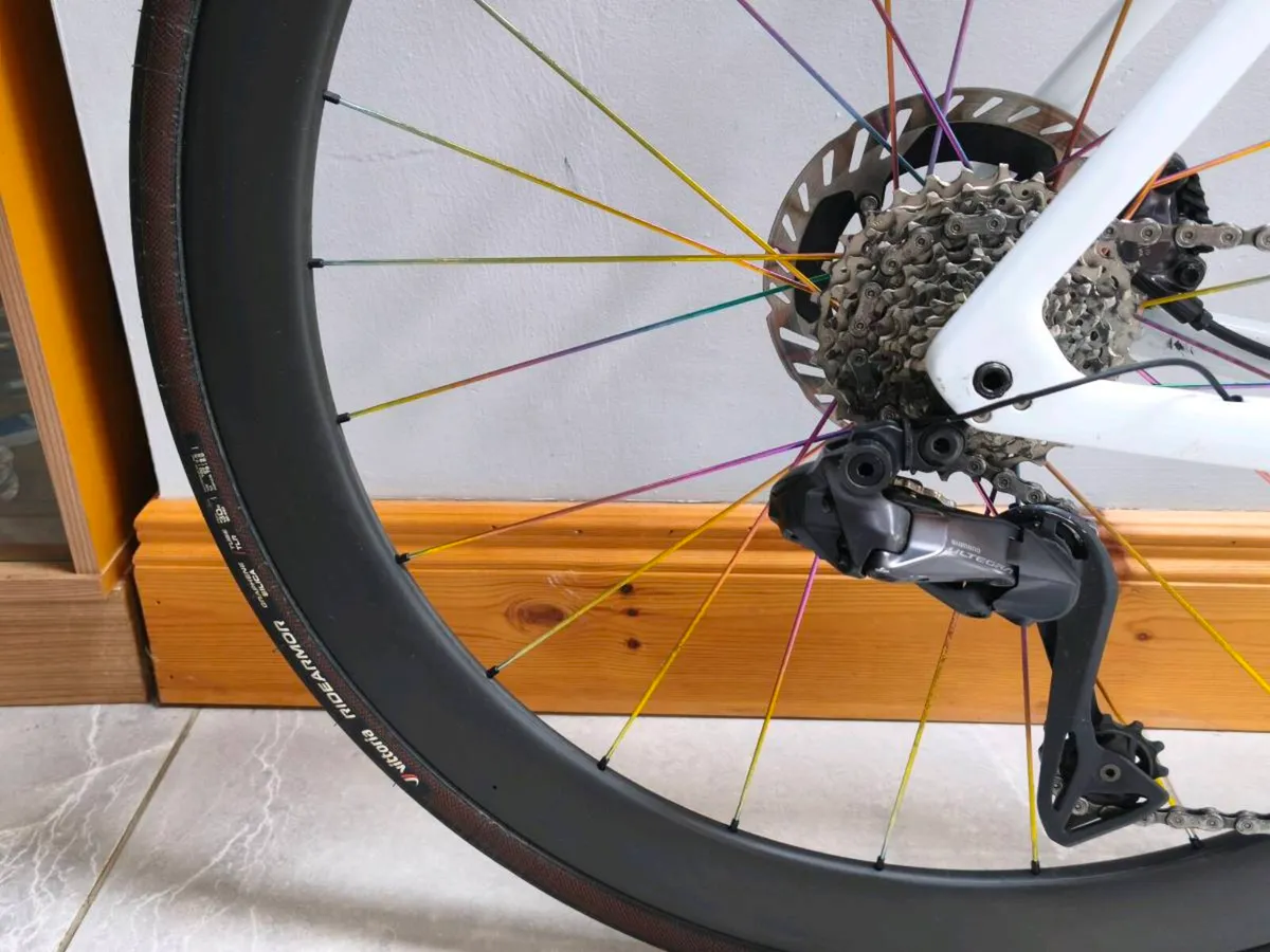 Trek Emonda Carbon Road Bike - Image 2