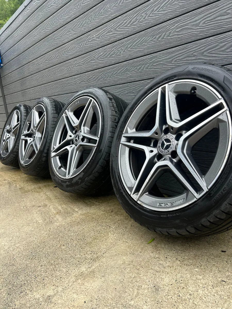 18”GENUINE MERC C CLASS ALLOY WHEELS & TYRES - Image 1