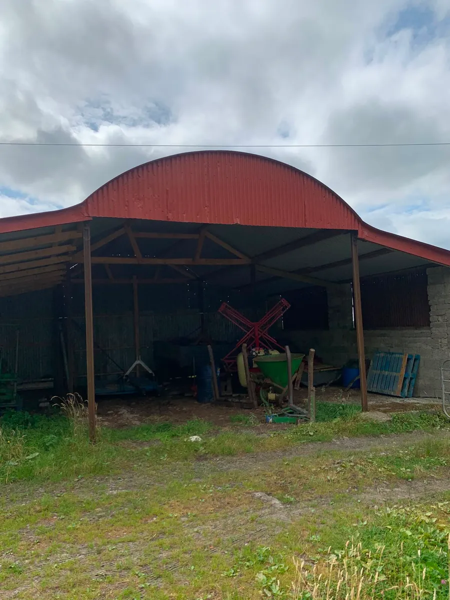 Hay shed for sale - Image 1