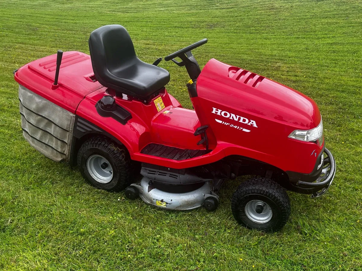 Honda 2417 Ride on mower - Image 1