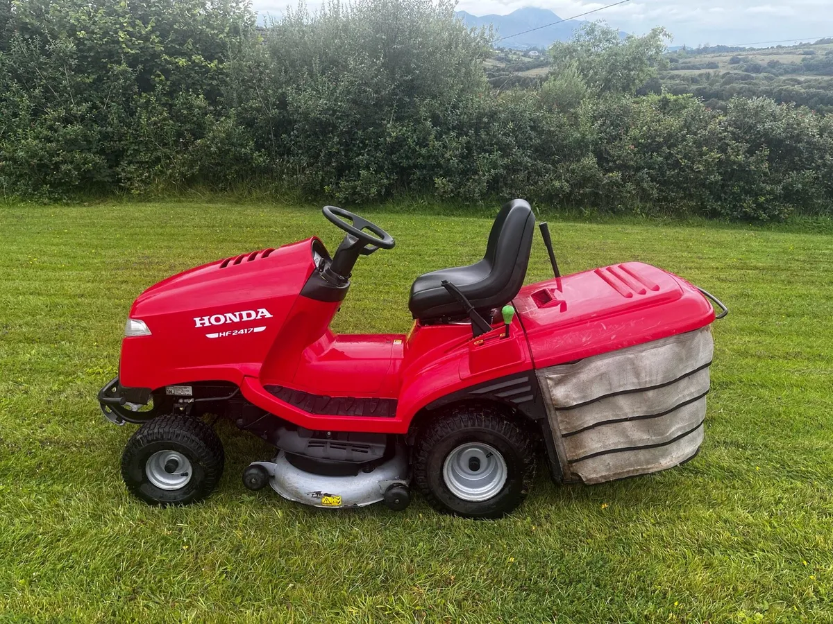 Honda 2417 Ride on mower - Image 2