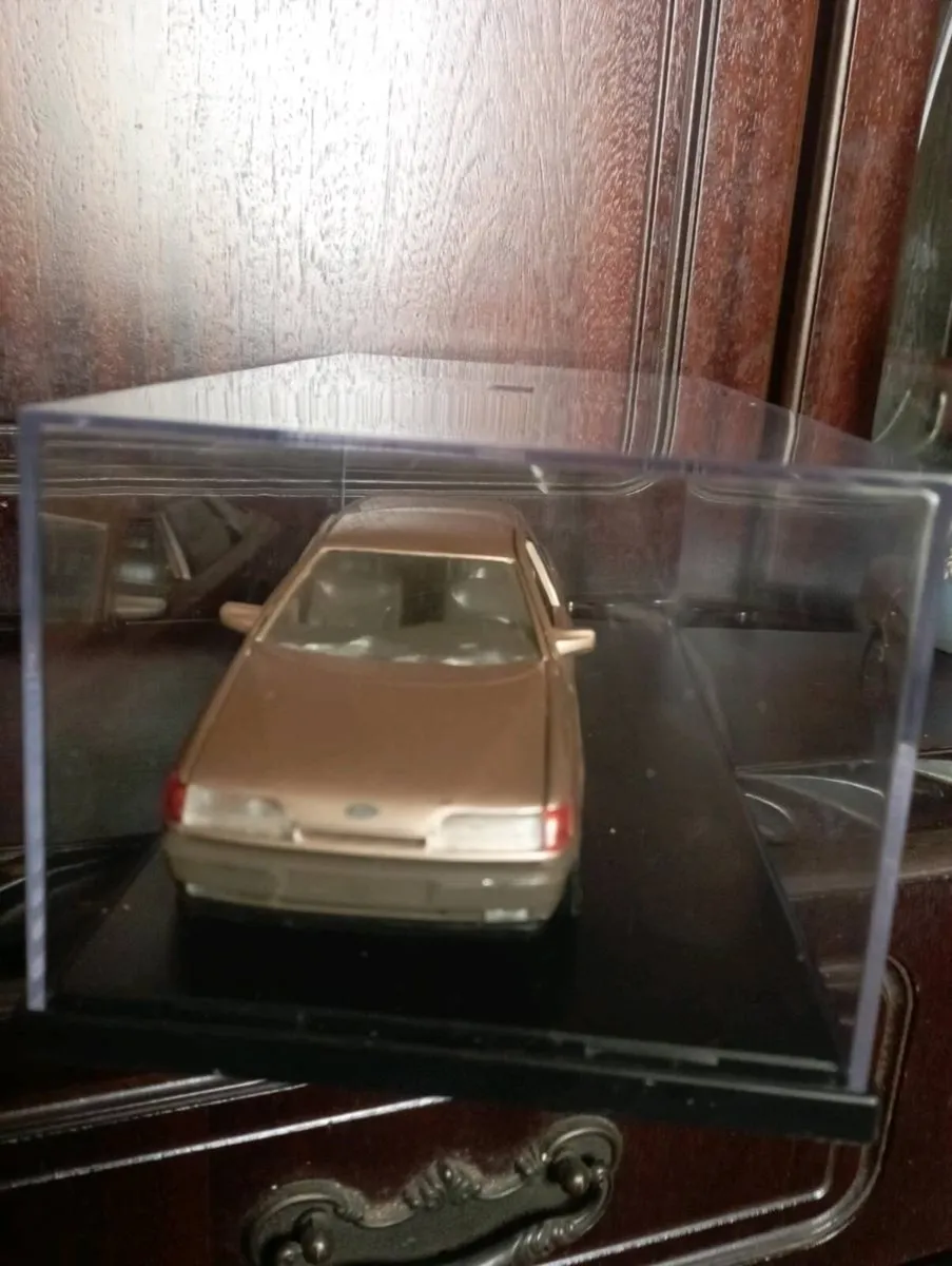 VINTAGE SCHABAK 1-25 SCALE FORD SCORPIO  DIE-CAST - Image 2