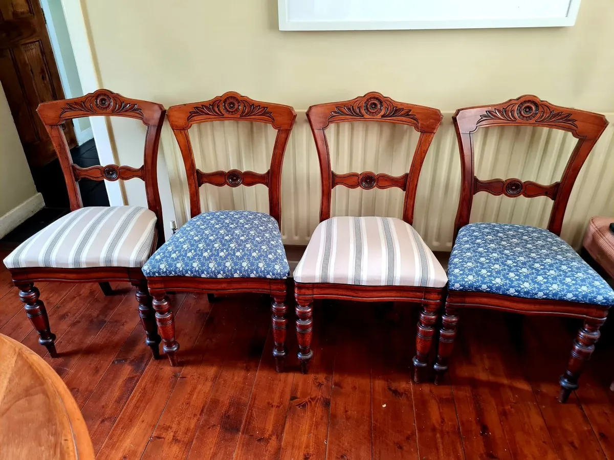 Victorian tilt top library table and 4 chairs - Image 1