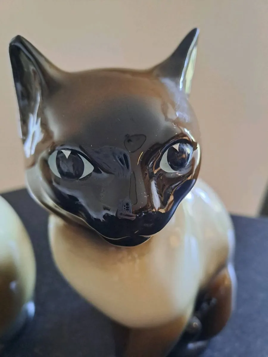 Vintage Mid-Century Ceramic Siamese Cat Figurines - Image 2