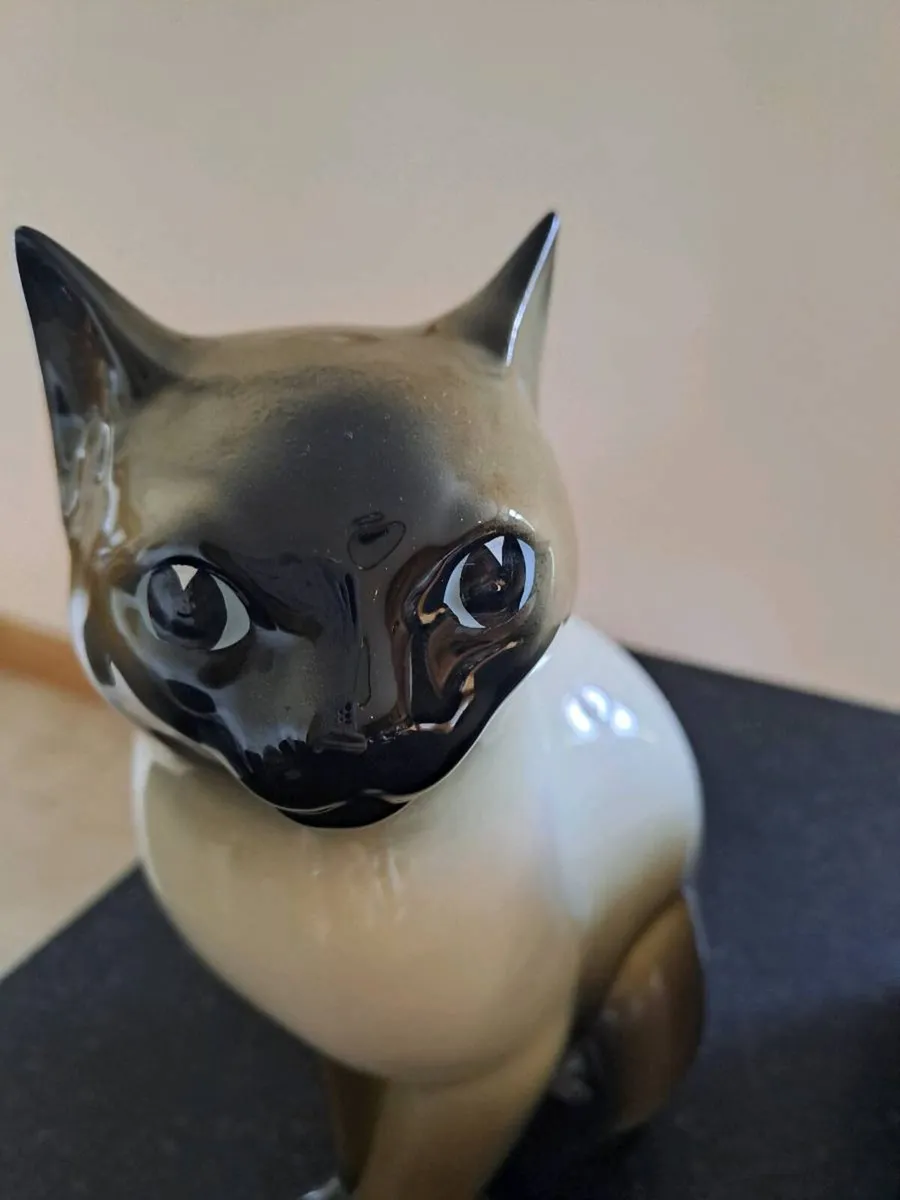 Vintage Mid-Century Ceramic Siamese Cat Figurines - Image 3