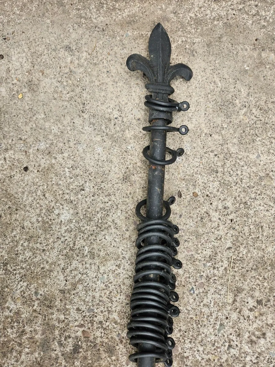 curtain rail - Image 1