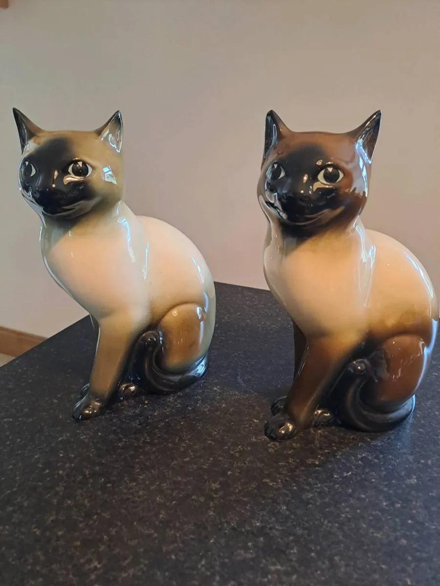 Vintage Mid-Century Ceramic Siamese Cat Figurines - Image 1