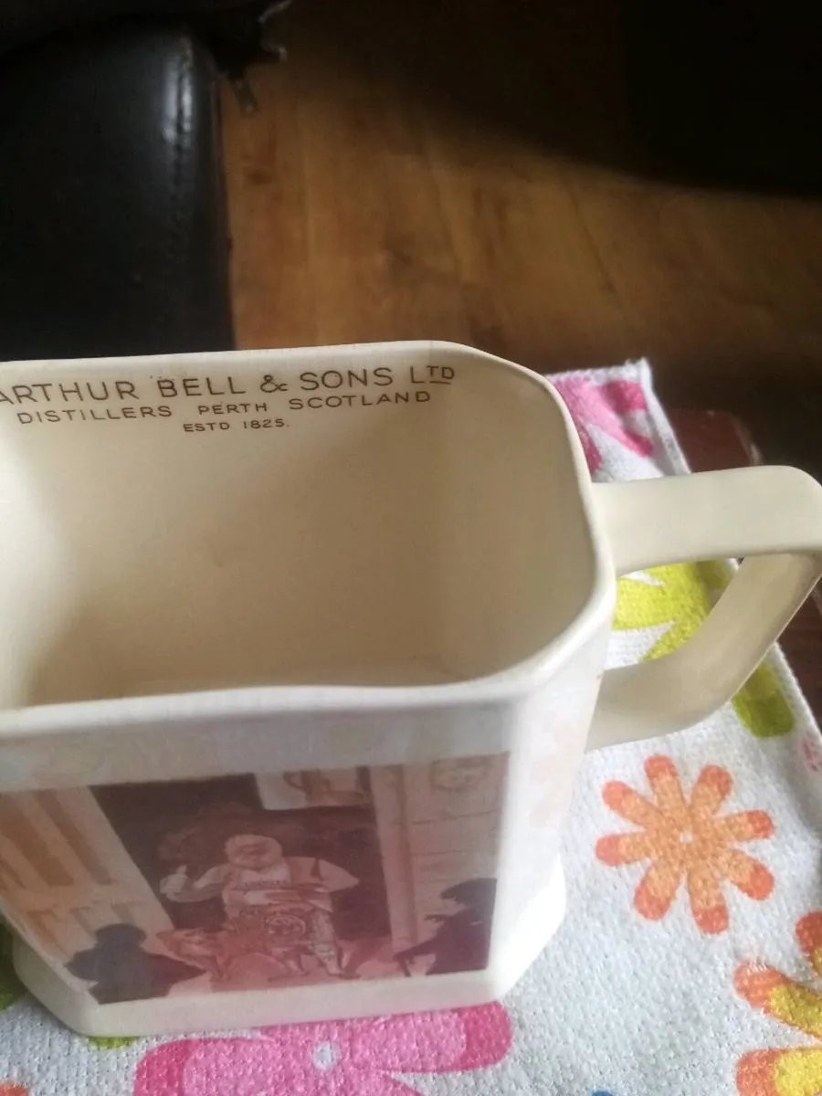 Whiskey jug - Image 1